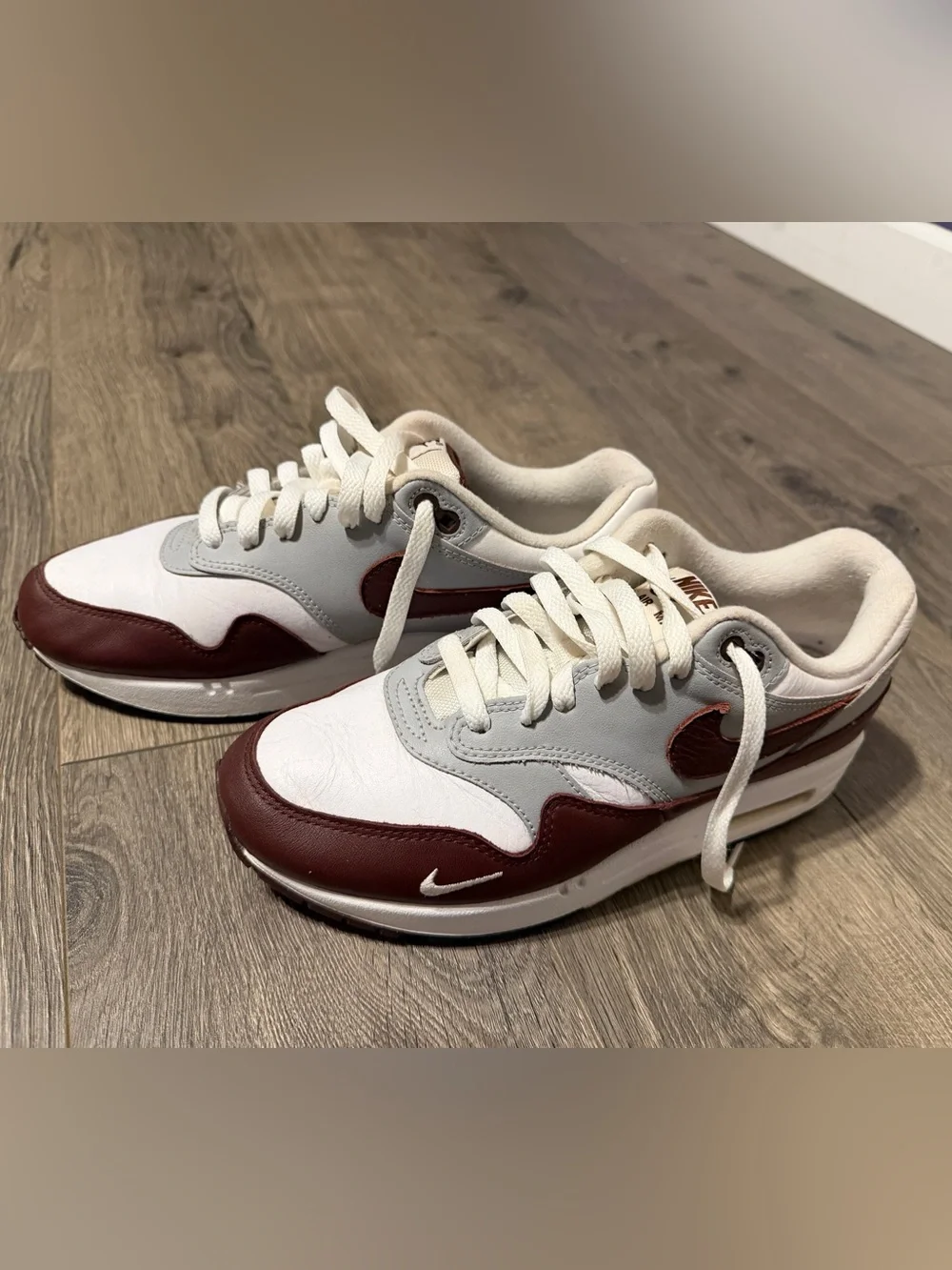 Nike Low-Top Sneakers in White, Gray & Burgundy